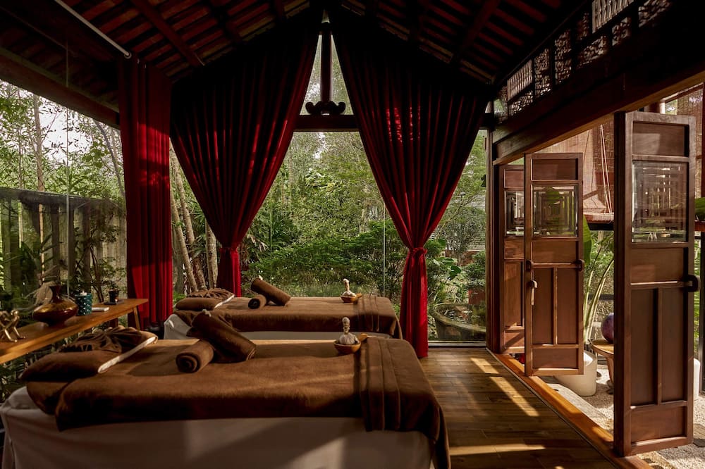 aNhillブティック 写真