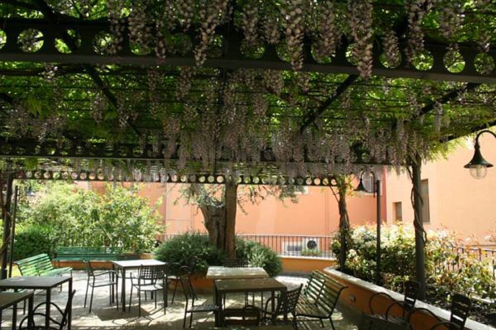 ディーエヌビー ハウス ホテル 写真