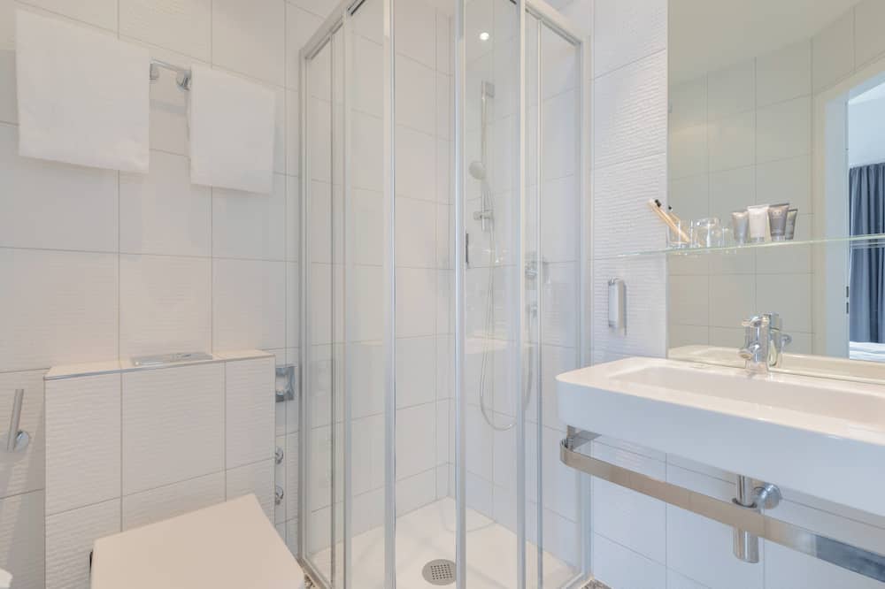 ガーナー ベルリン チェックポイント チャーリー バイ IHG 写真