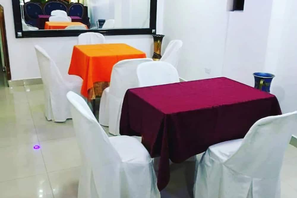 ホテル ブルー イン 写真