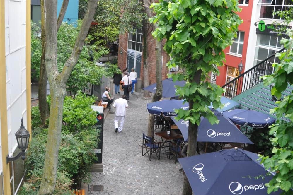 ユーロプラザ ホテル アンド スイーツ 写真