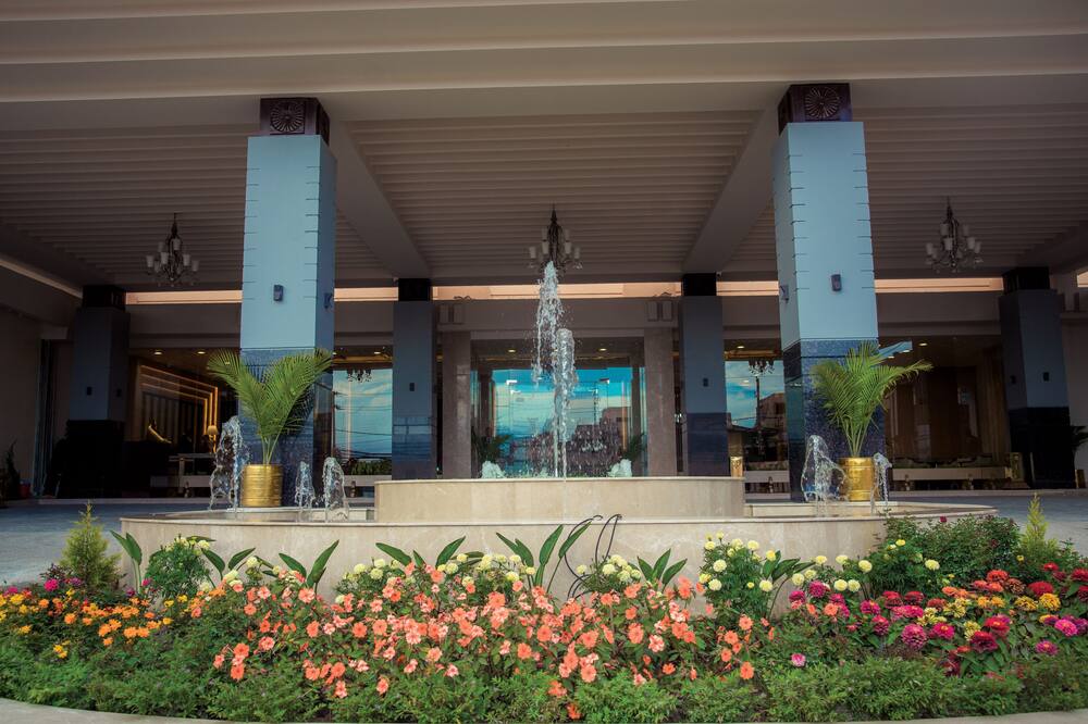 ザ エベレスト ホテル 写真