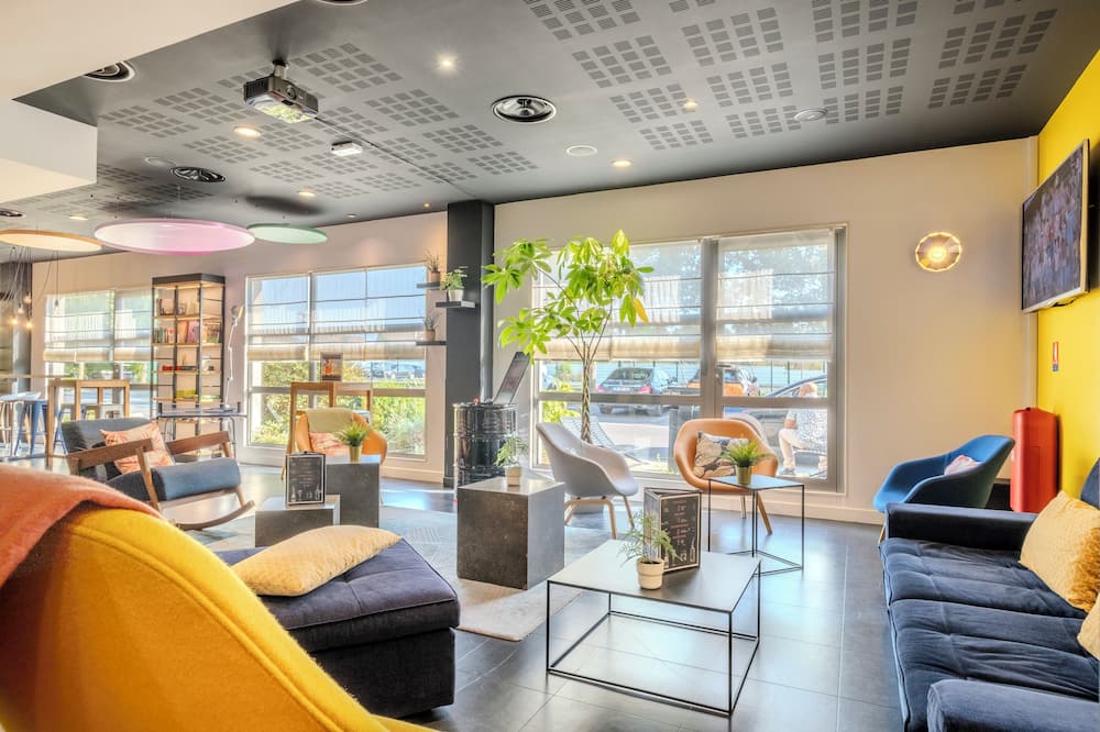 カンパニール ロワシー アエロポール CDG ル メニル アムロ 写真