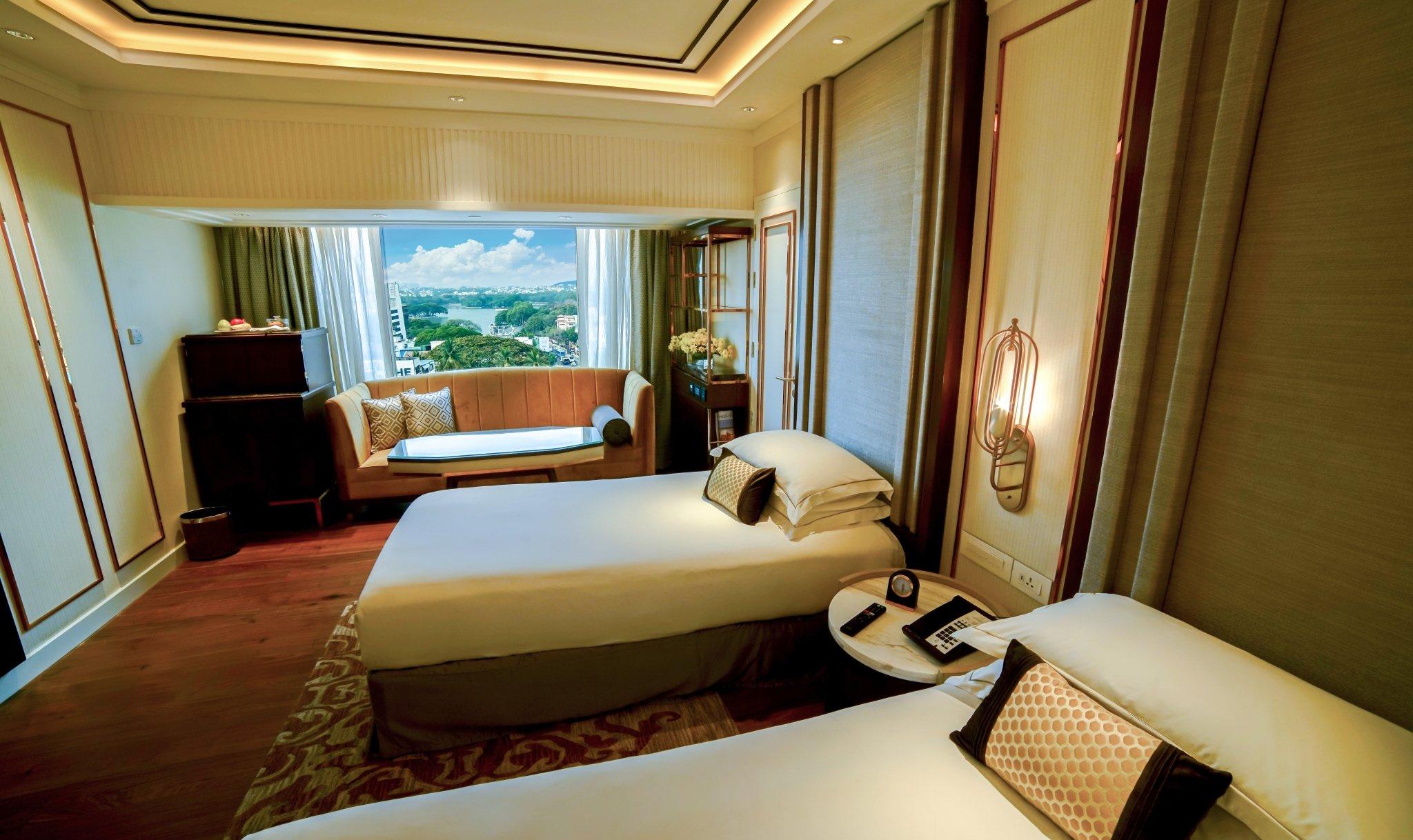 タージ MG ロード 写真