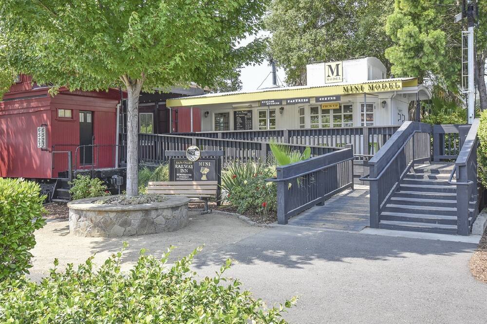 ナパ バレー レイルウェイ イン 写真