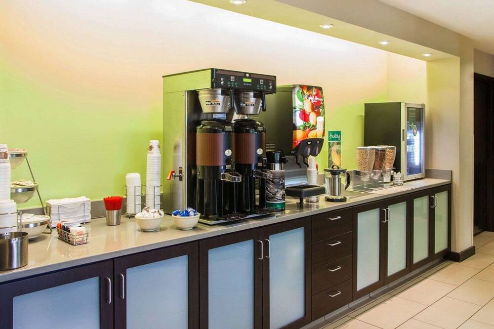 クオリティ イン & スイーツ ピオリア ノース 写真