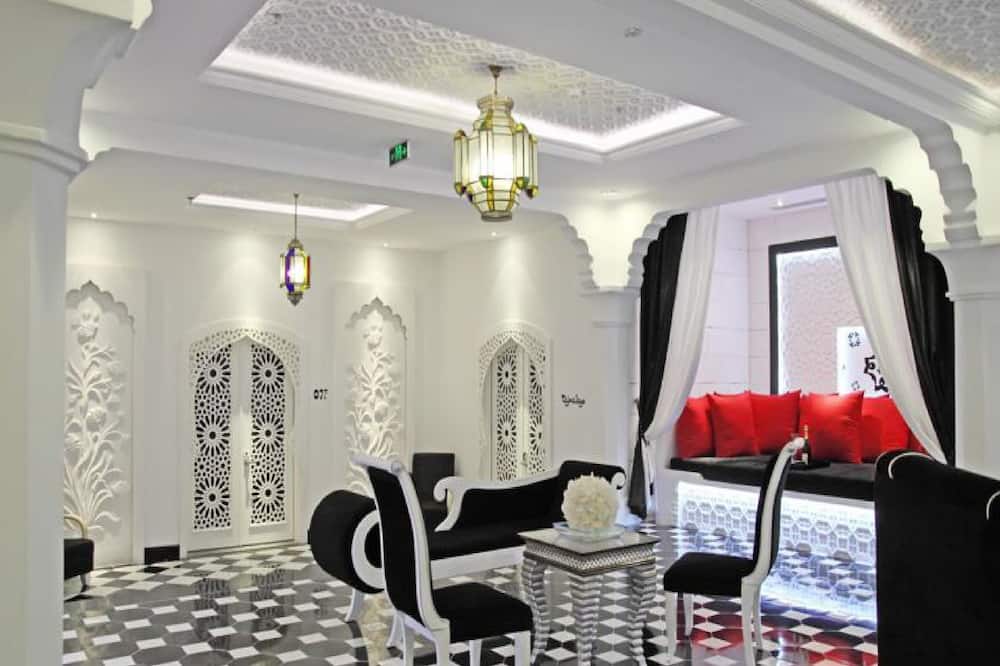 クロエ ギャラリー 写真