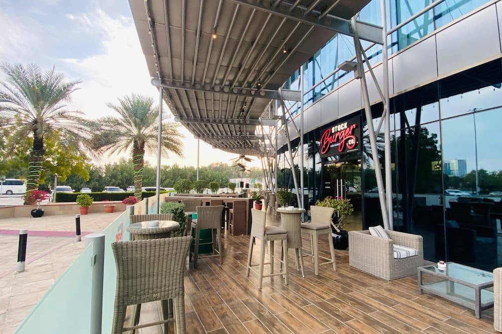 ホリデイ イン アブダビ バイ IHG 写真