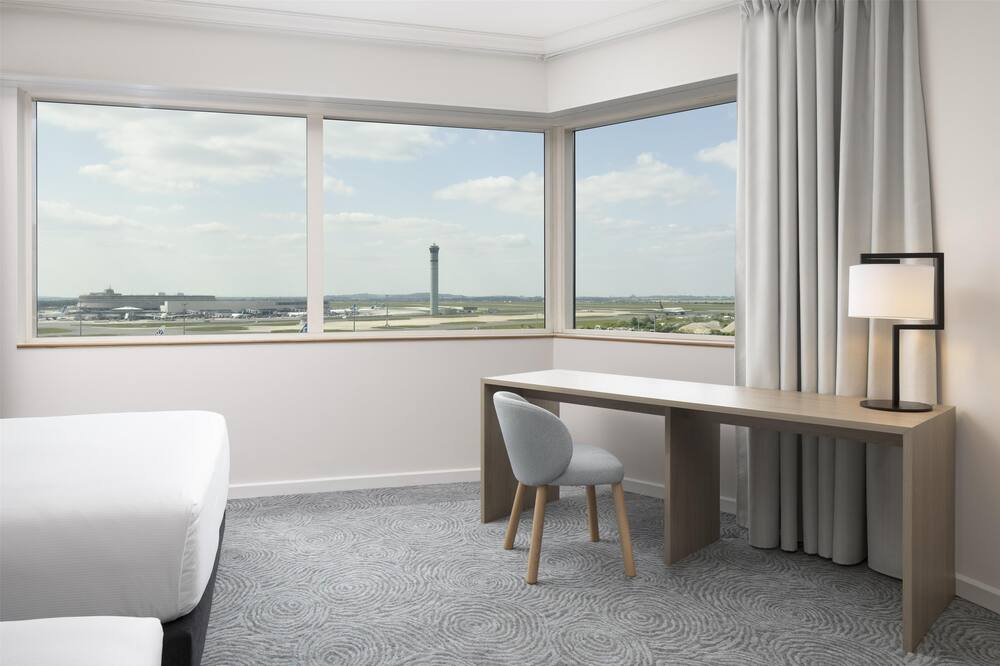 ヒルトン パリ シャルル ド ゴール エアポート 写真