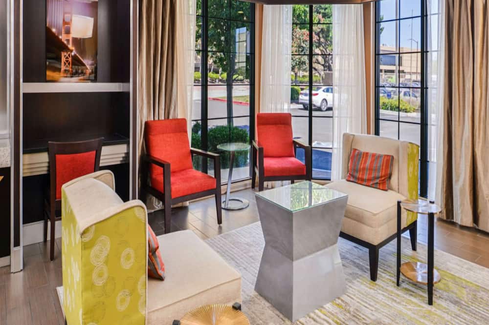 ハンプトン イン ＆ スイーツ サンフランシスコ バーリンゲーム エアポート サウス 写真