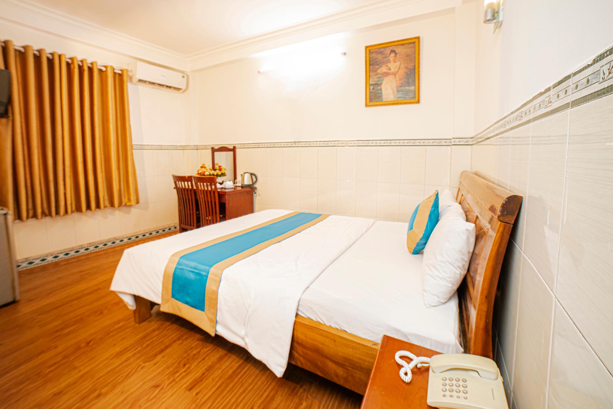 Diamond Hotel near Saigon Train 写真