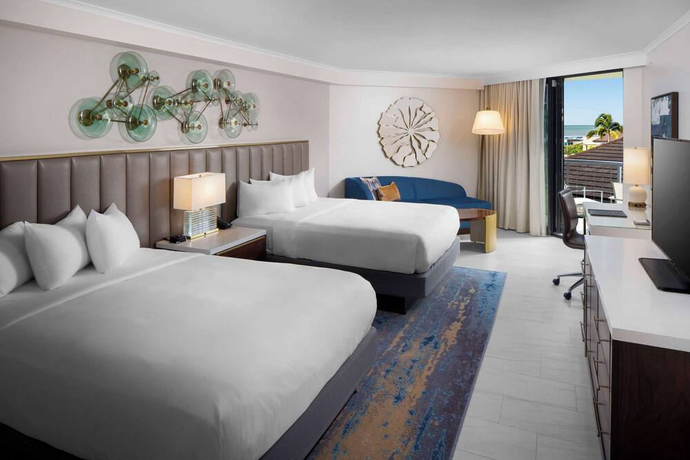 Hilton Marco Island Beach Resort and Spa 写真