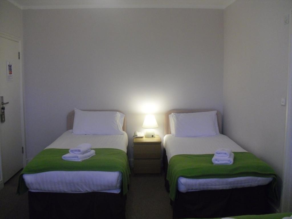 1 レクスハム ガーデンズ ホテル 写真