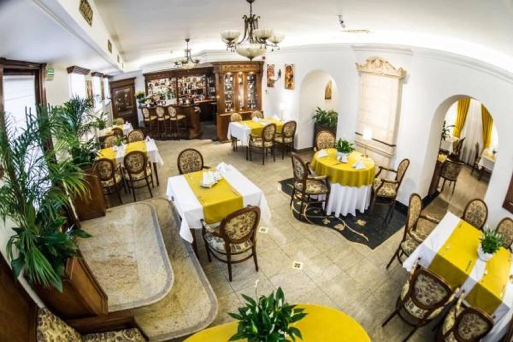 ホテル ポッド ズウォタ ルジャ 写真