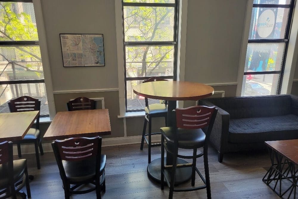 シカゴ パルテノン ホステル 写真