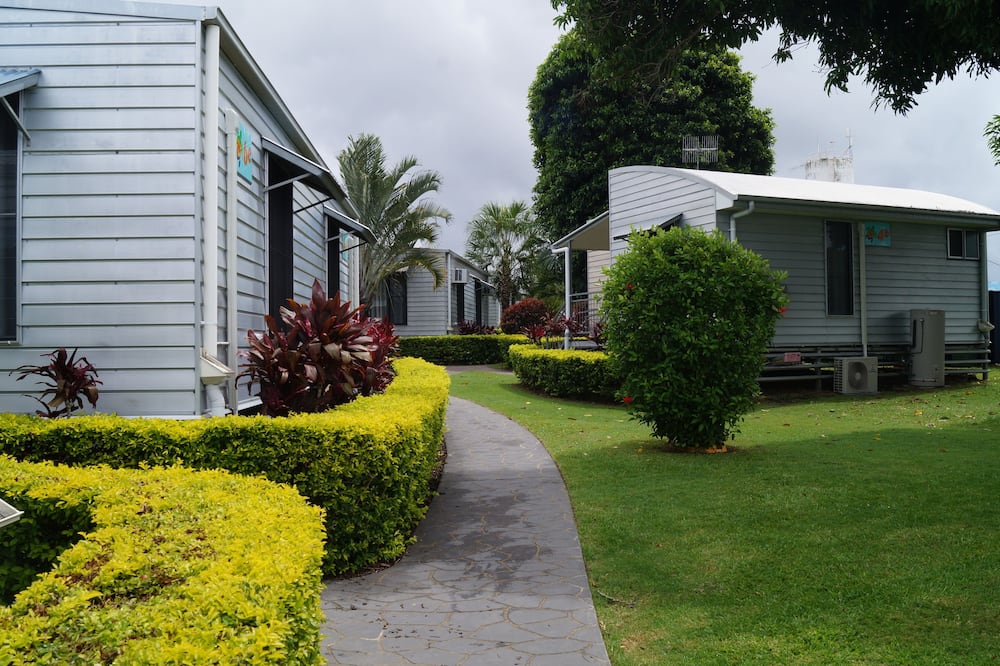 ティン キャン ベイズ スリーピー ラグーン モーテル 写真