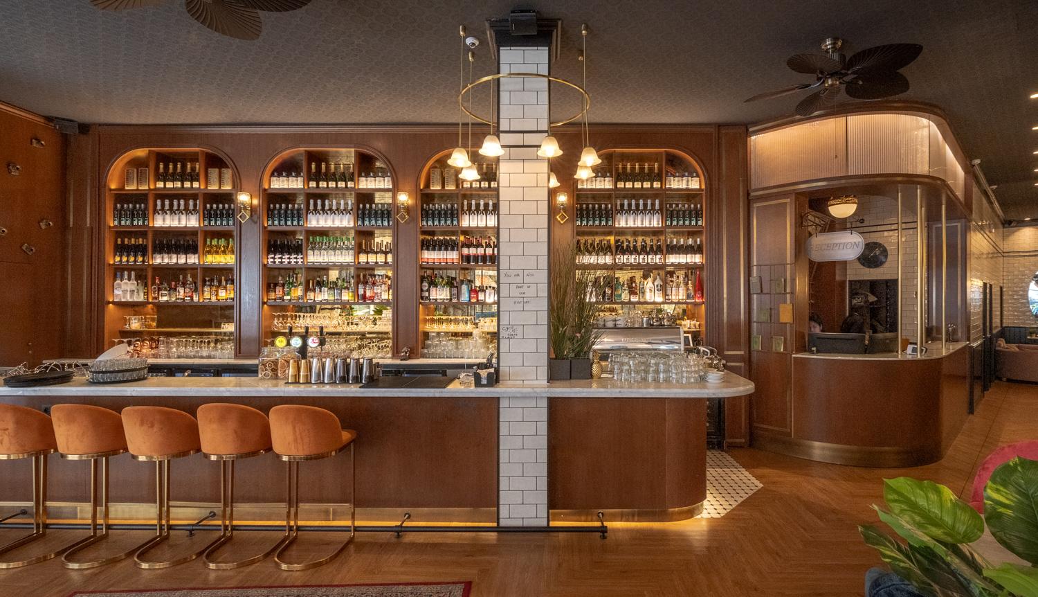 クレイブス ホテル 写真