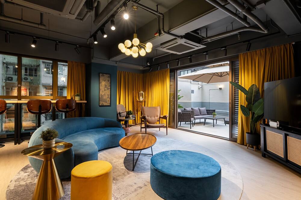 ダッシュ リビング オン ハリウッド 写真