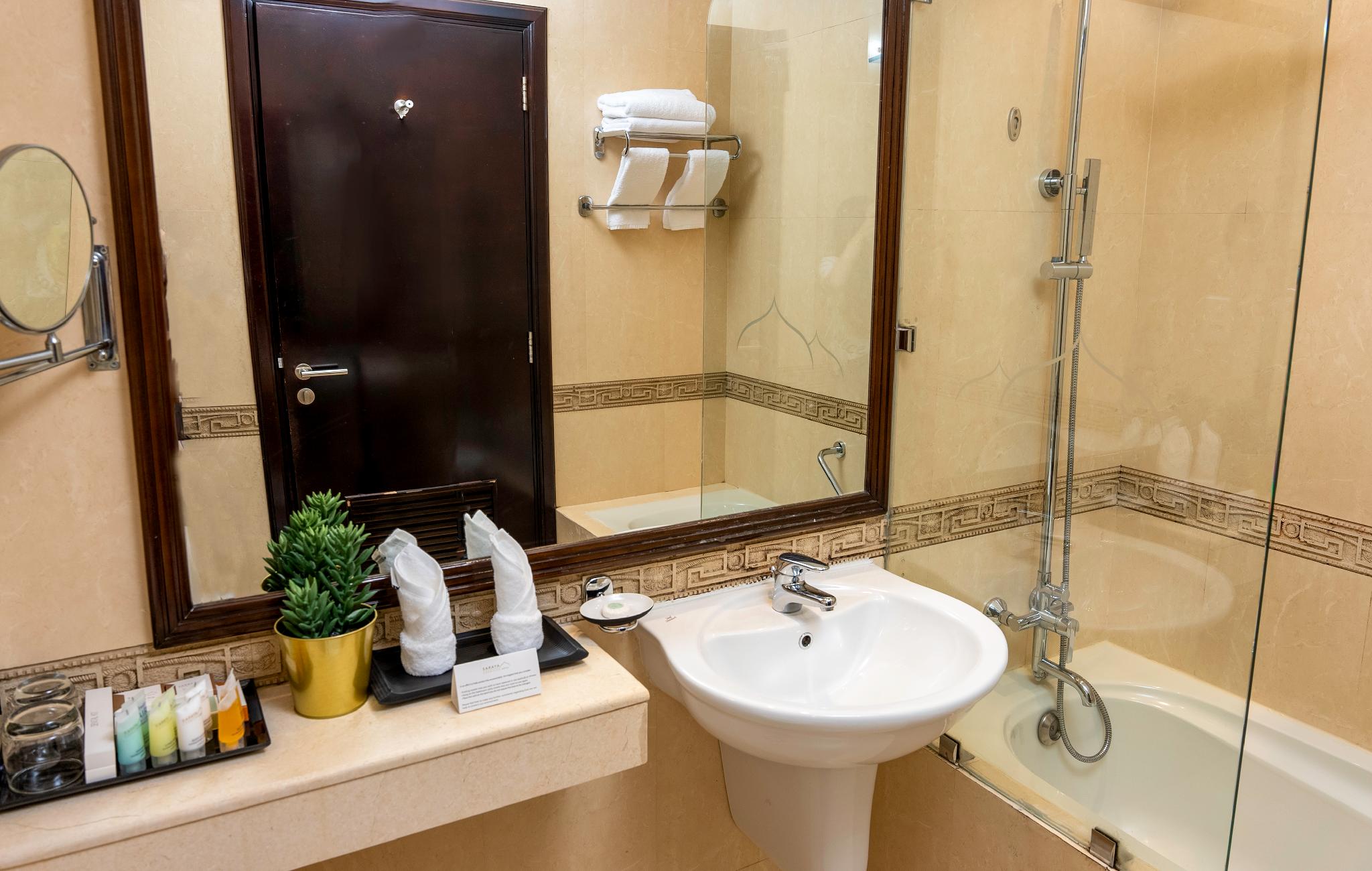 サラ コーニッシュ ホテル 写真