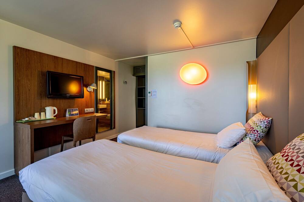 カンパニール ディジョン ノール トワゾン ドール ホテル 写真