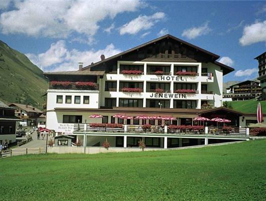 ホテル イェネヴァイン 写真