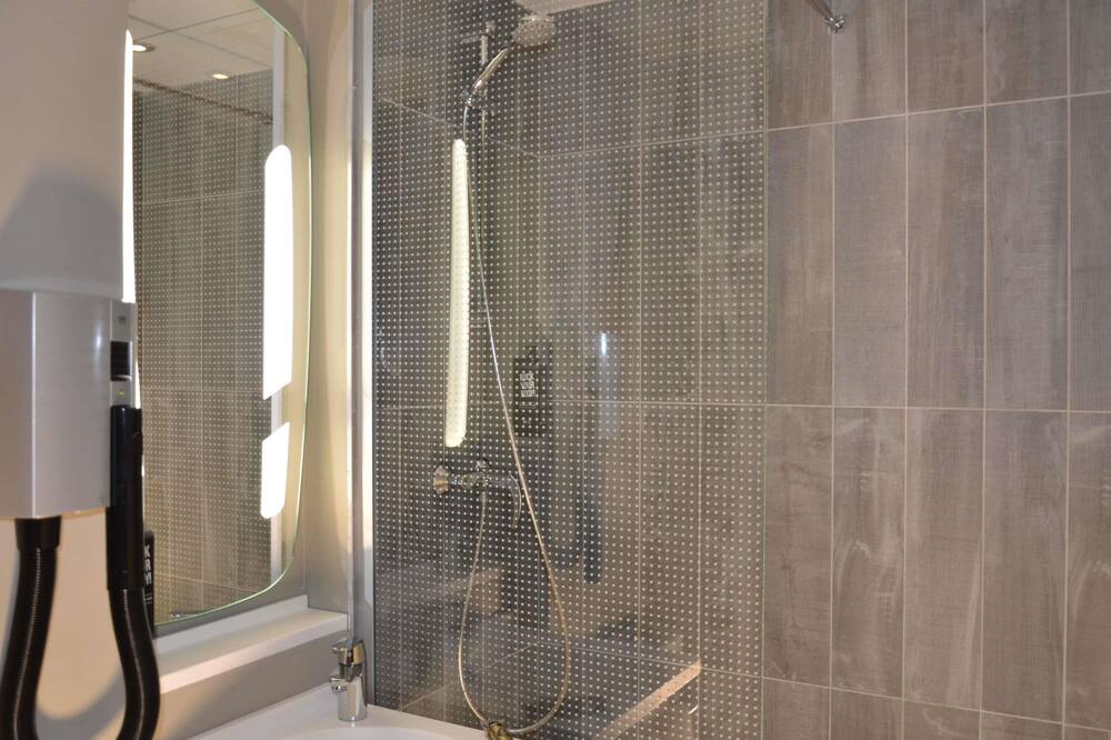 イビス メルン 写真