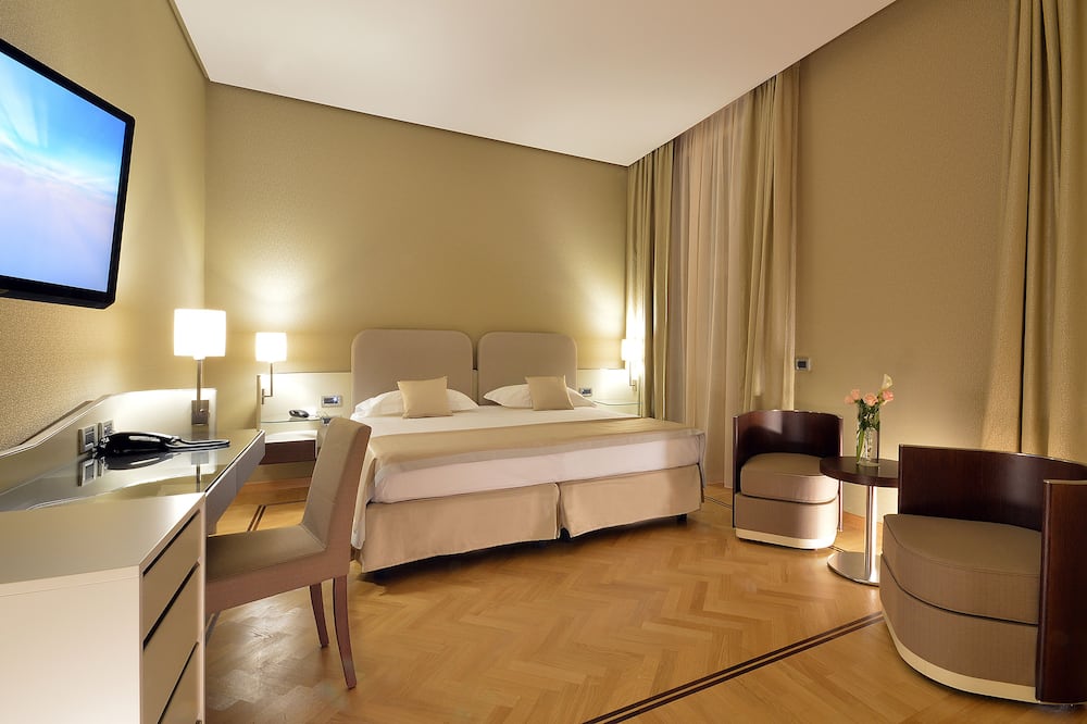 ホテル プラッゾ エセドラ 写真