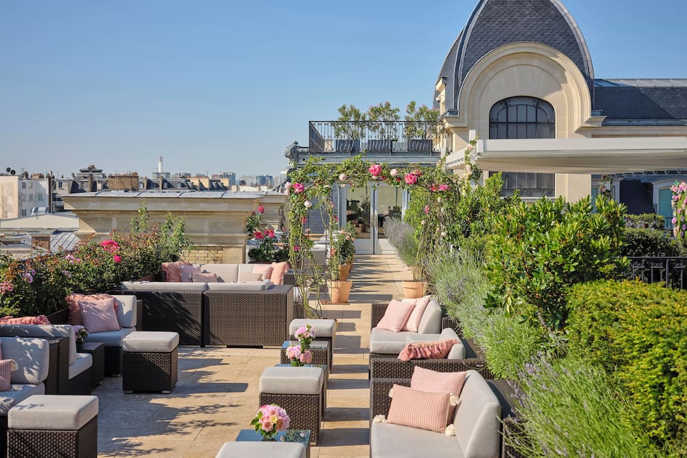 ホテル ザ ペニンシュラ パリ 写真