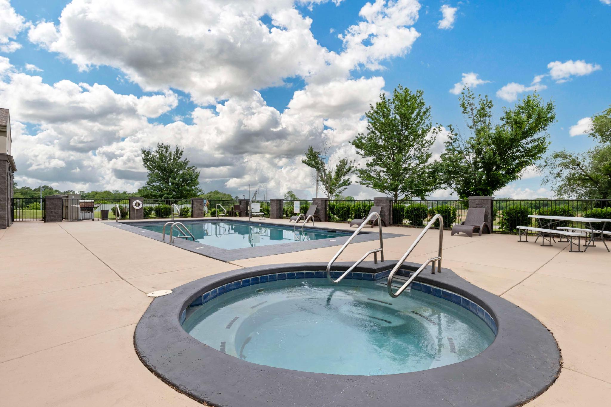 ベストウェスタン ローカスト グローブ イン & スイーツ 写真