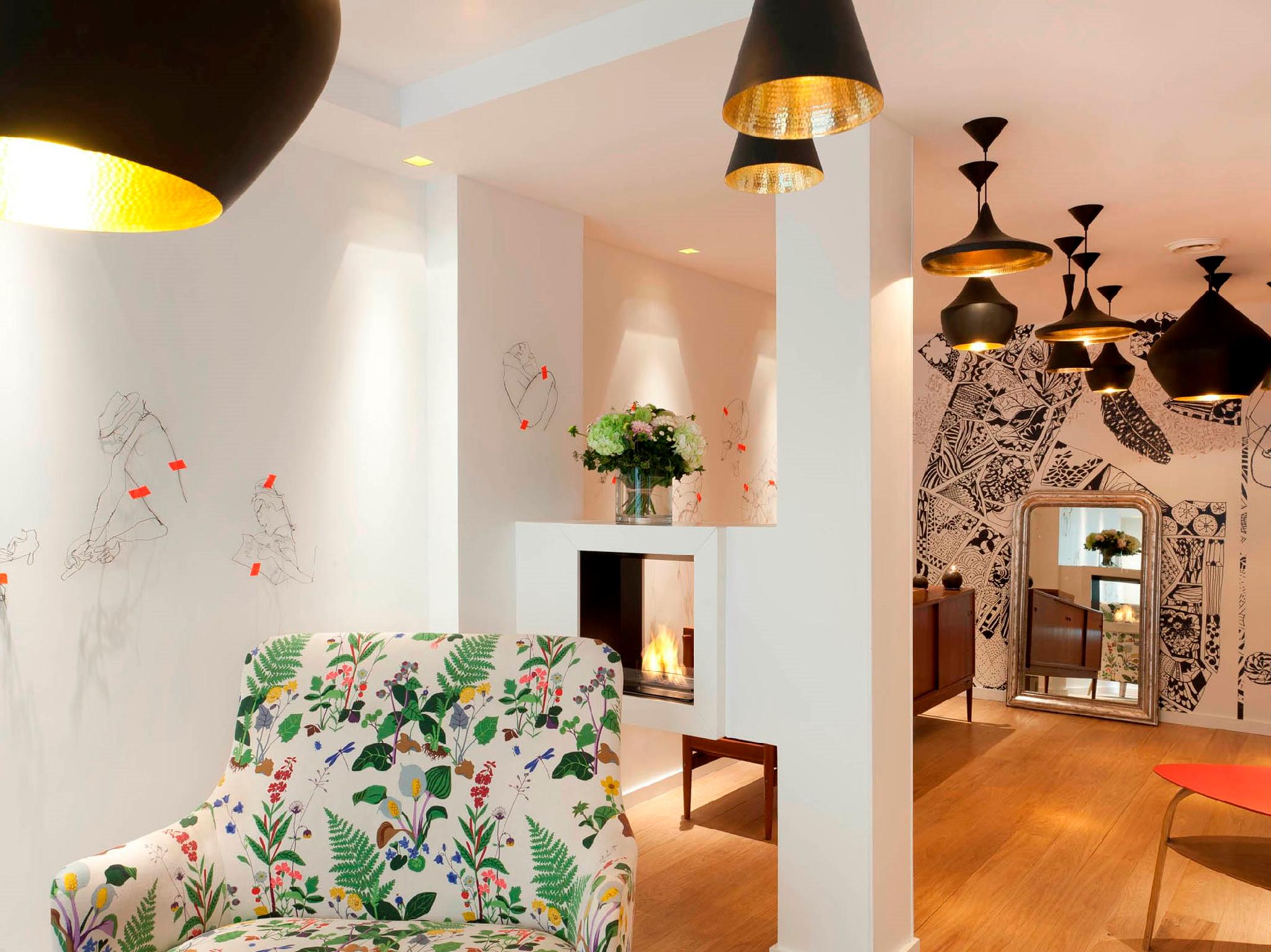 ホテル クレヨン 写真