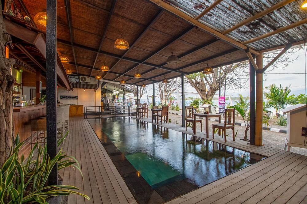 スキャリーワグスビーチクラブ 写真