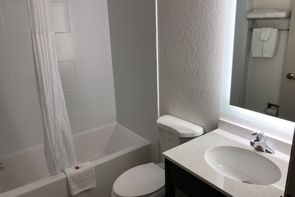 レッド ライオン イン & スイーツ エルク グローブ ヴィレッジ 写真