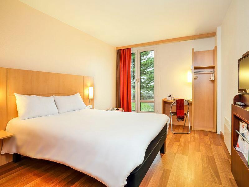 イビス ル マン エスト ポントリュー 写真