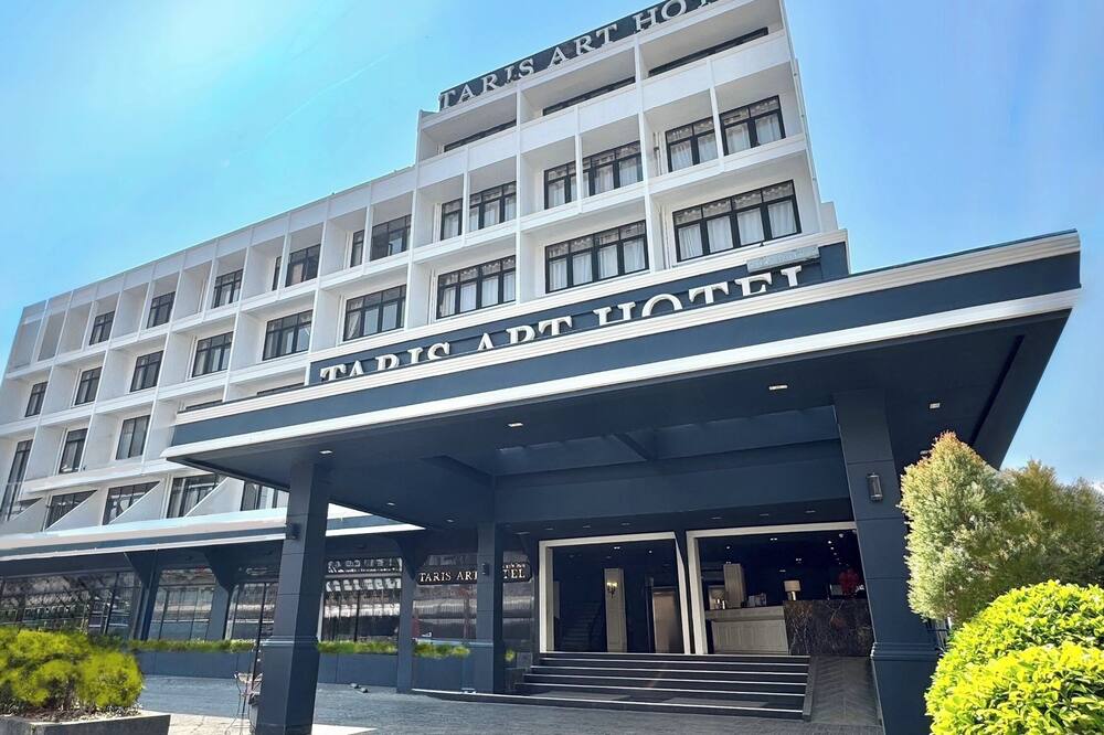 タリス アート ホテル プレー 写真