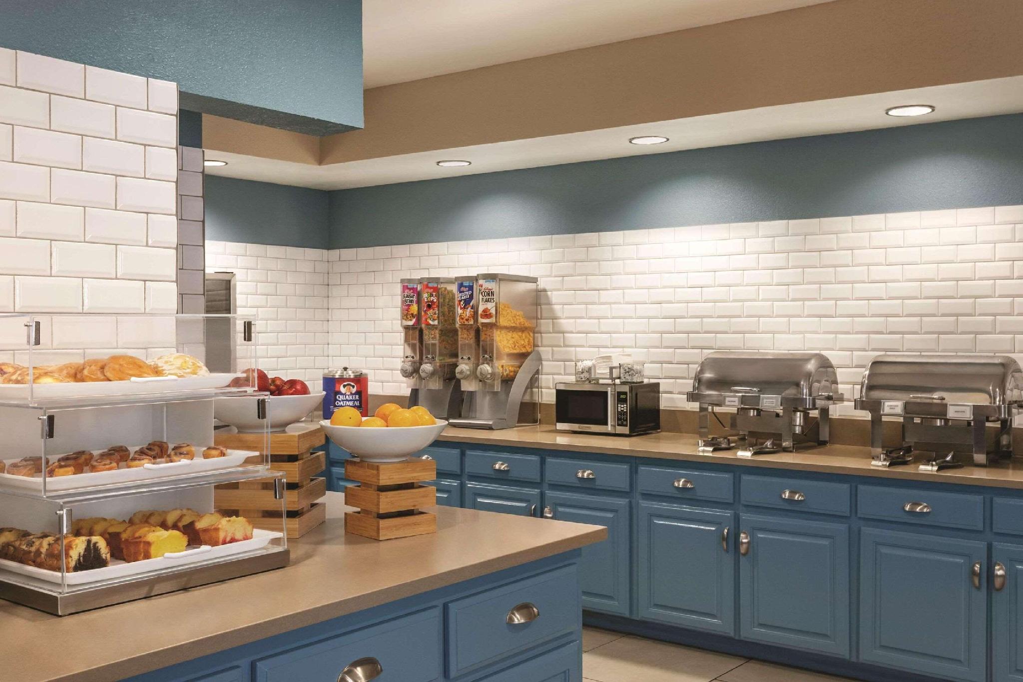 カントリー イン & スイーツ バイ ラディソン ナッシュビル エアポート イースト テネシー 写真