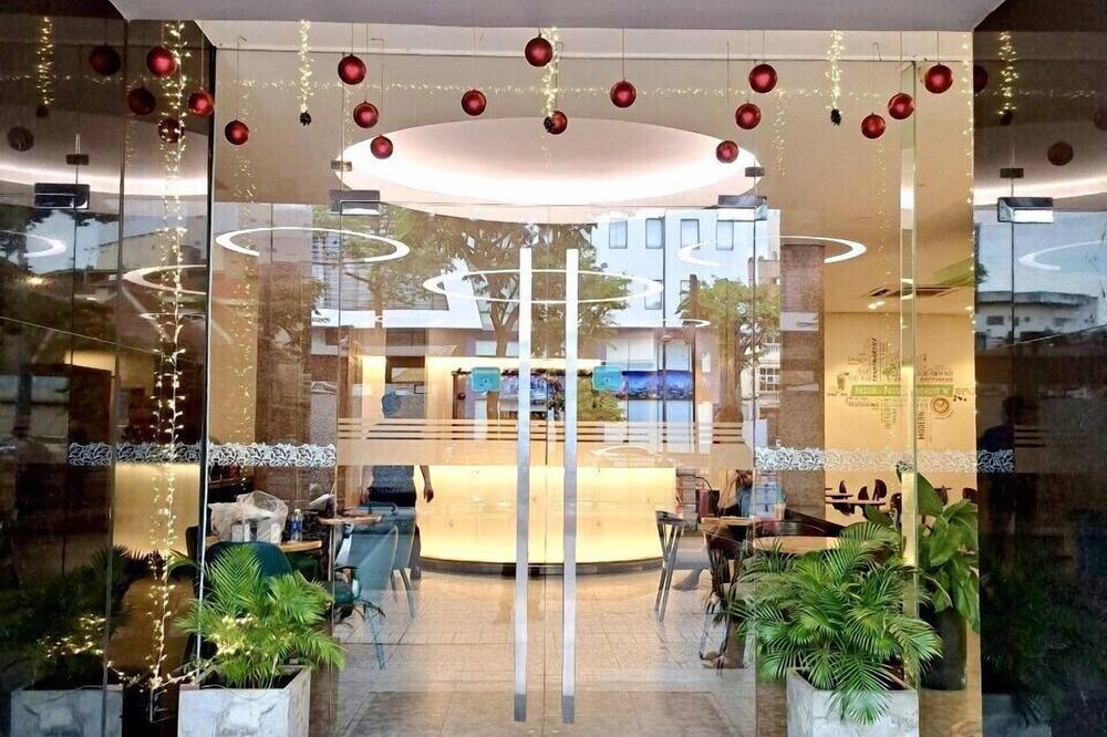 リバティ 2 ホテル 写真