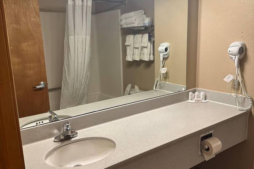 ベイモント バイ ウィンダム ローレンスバーグ 写真