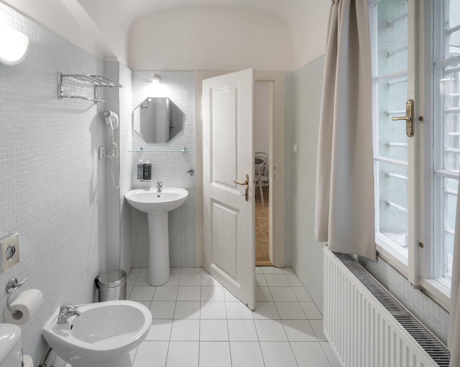 6 コンチネンツ アパートメンツ バイ アドレツ リビング 写真