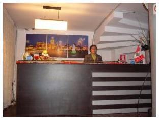 Hotel L'Baron Jockey Plaza Mall 写真