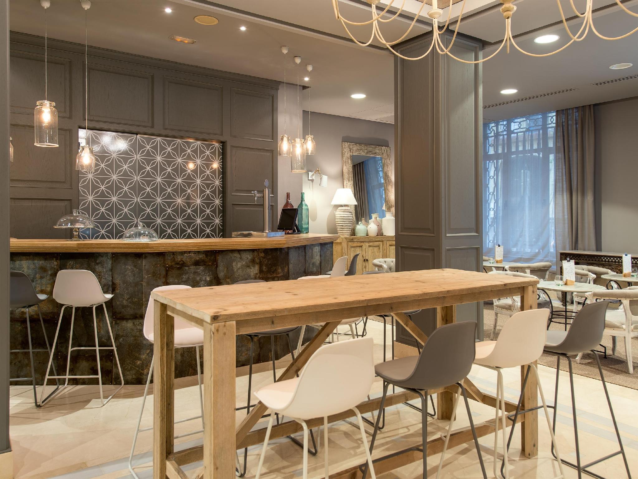 ヴィンチ リス ホテル 写真