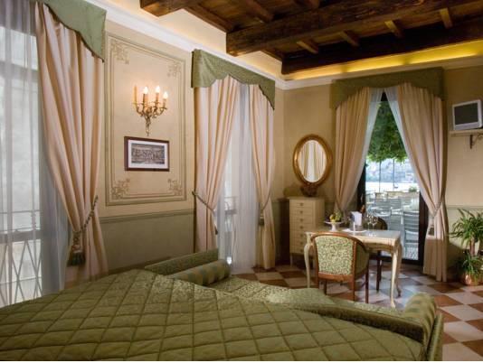 ホテル レオン ドーロ（オルタ・サン・ジューリオ） 写真