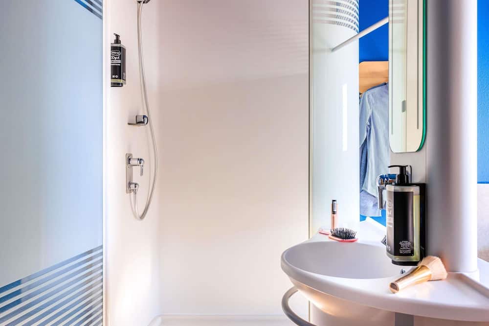 イビス バジェット ローザンヌ ビュシニー 写真