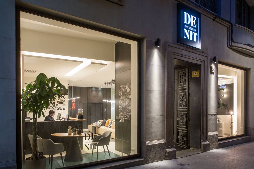 ホテル デニット バルセロナ 写真