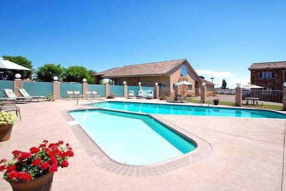 エコノ ロッジ イン & スイーツ バーナル ニア ダイナソー モニュメント 写真