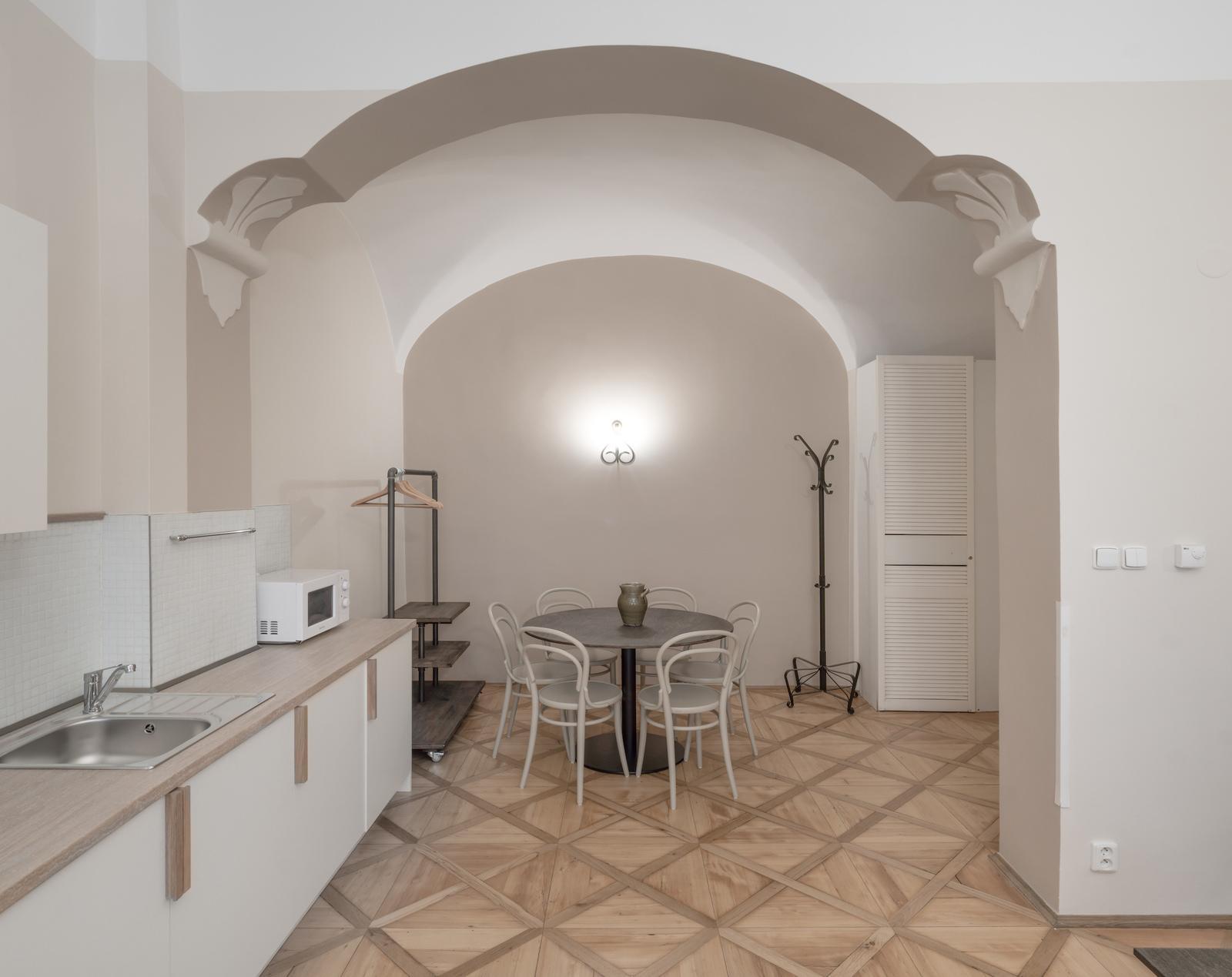 6 コンチネンツ アパートメンツ バイ アドレツ リビング 写真