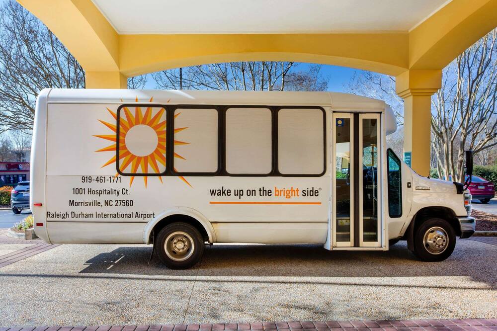 ラ キンタ イン & スイーツ バイ ウィンダム ラレー ダーラム インターナショナル エアポート 写真