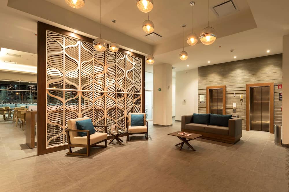 マイクロテル イン & スイーツ バイ ウィンダム イラプアト 写真