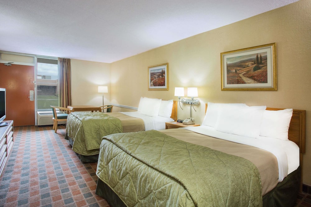 ラマダ バイ ウィンダム ウィズビル 写真