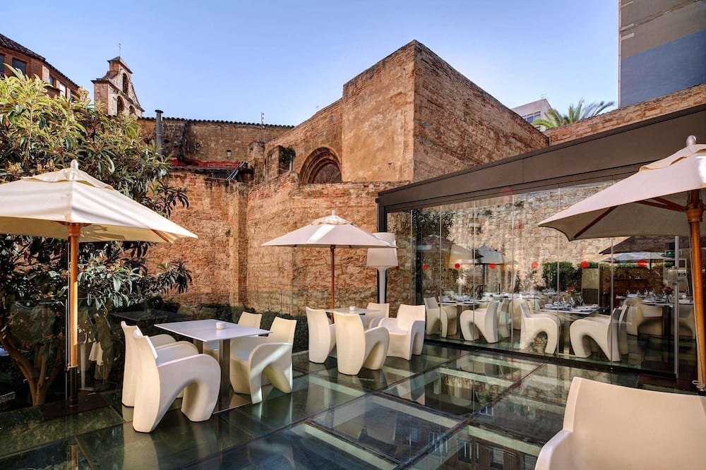 オリビア プラザ ホテル 写真