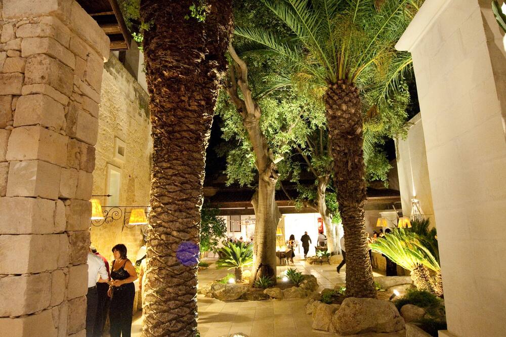 Torre Del Parco 写真